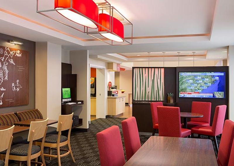 Towneplace Suites By Marriott Champaign Exterior foto